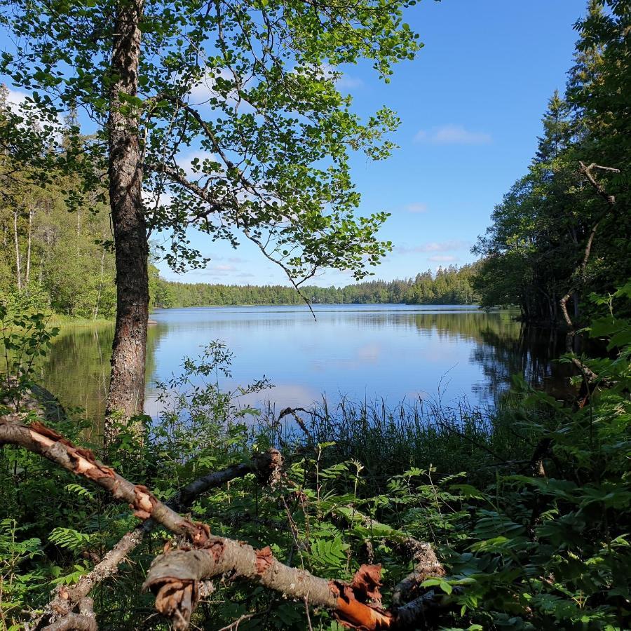 Cabin Near Lake And Beautiful Nature Reserve. Bodafors ภายนอก รูปภาพ